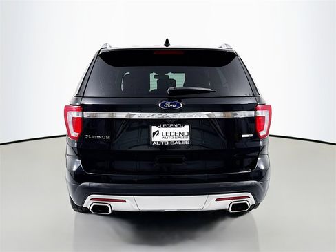 Used 2017 Ford Explorer Platinum image 7