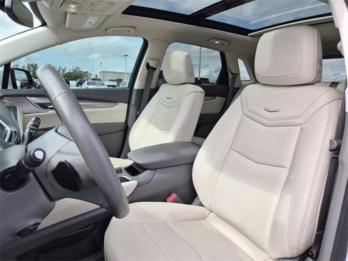 Used 2023 Cadillac XT5 Premium Luxury image 17