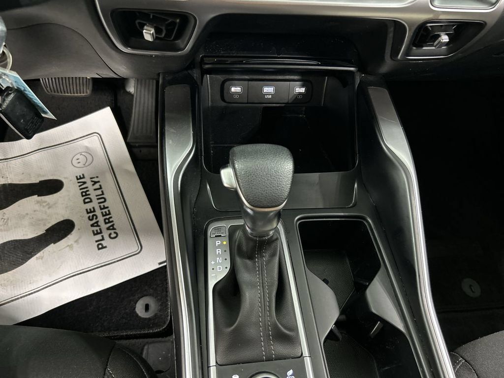 Certified 2023 Kia Sorento LX AWD/4WD image 17