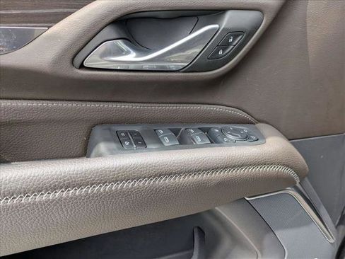 Used 2024 GMC Yukon Denali w/ Denali Reserve Package image 6