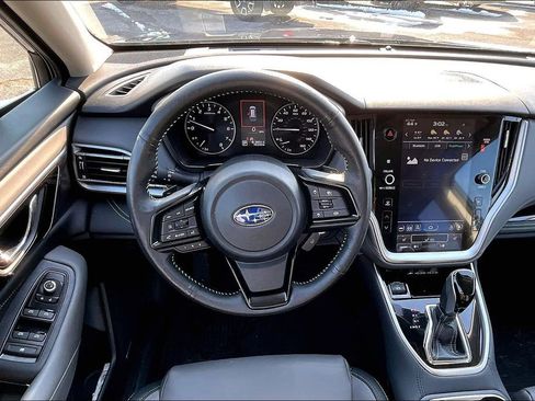 Used 2025 Subaru Outback Onyx Edition image 8