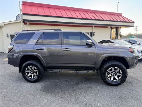Used 2021 Toyota 4Runner TRD Off-Road AWD/4WD image 4