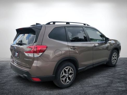 Used 2024 Subaru Forester Premium AWD/4WD image 3