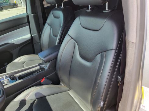 Certified 2024 Jeep Compass Latitude image 14