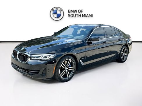 Used 2023 BMW 530i w/ Executive Package image 3