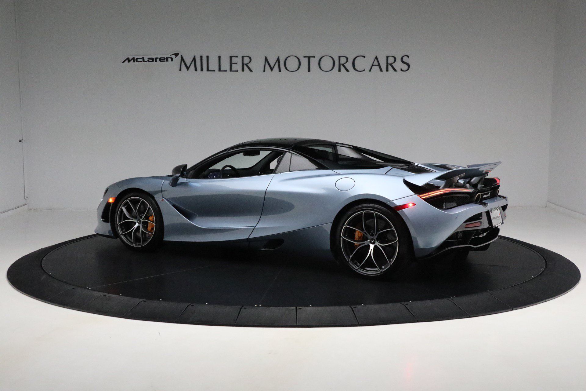 Used 2023 McLaren 720S Performance RWD image 28