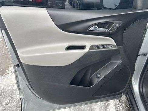 Used 2023 Chevrolet Equinox LT w/ Driver Convenience Package image 12