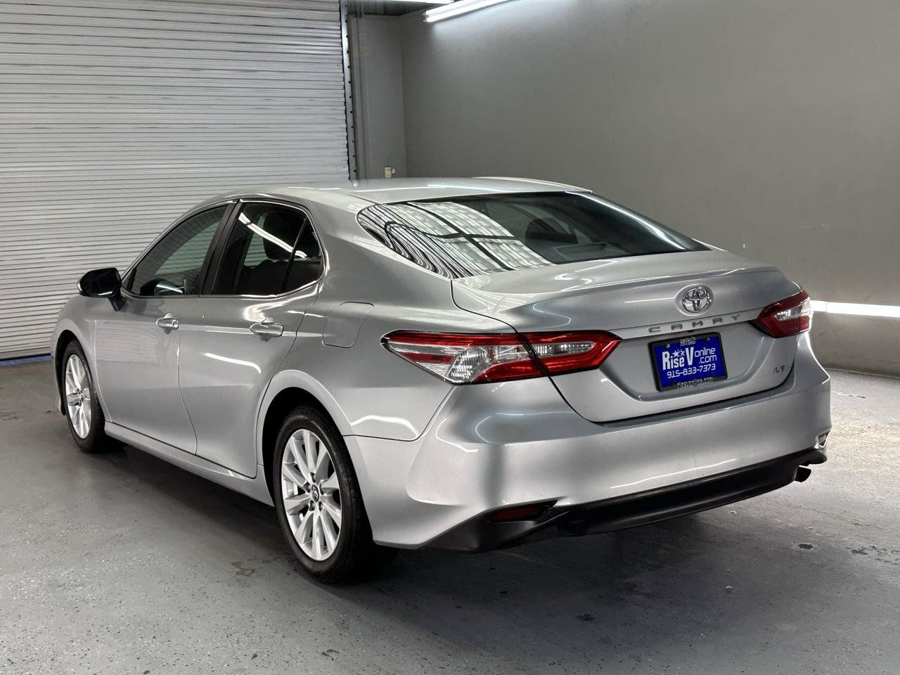 Used 2018 Toyota Camry LE FWD image 6
