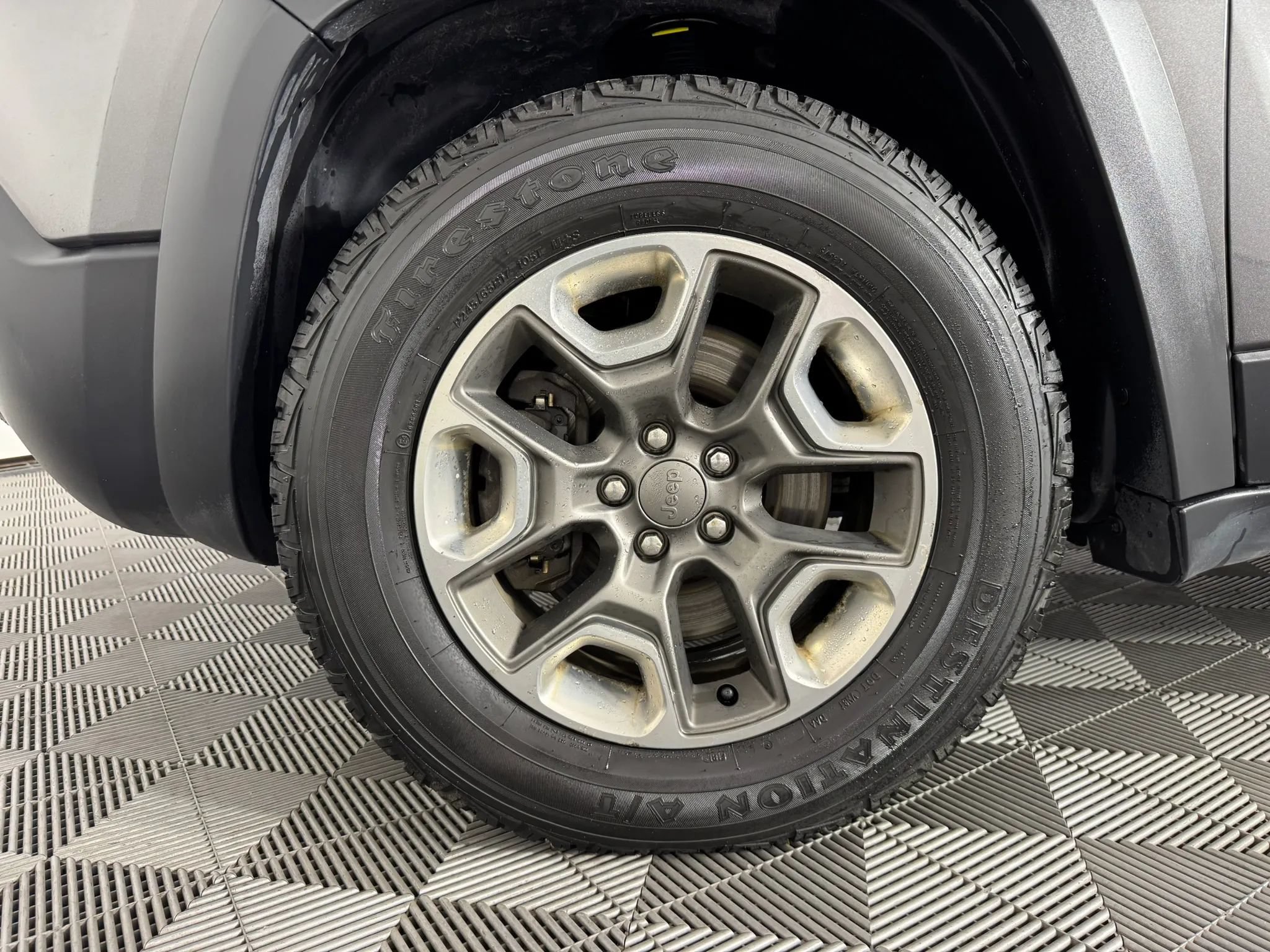 Used 2019 Jeep Cherokee Trailhawk AWD/4WD image 42