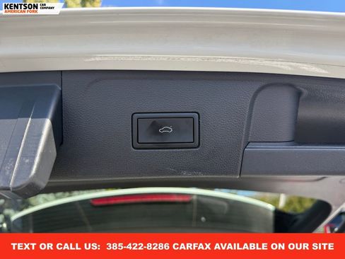 Used 2025 Volkswagen Atlas SE image 35