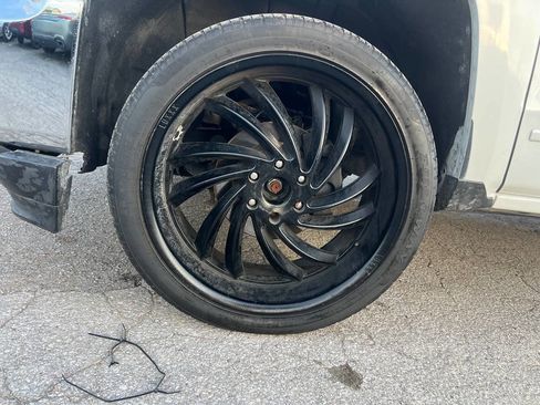 Used 2018 Chevrolet Silverado 1500 LT image 26