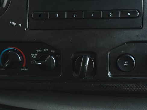 Used 2013 Ford E-150 and Econoline 150 image 21