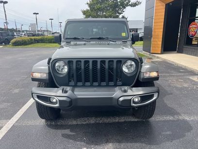 Used 2022 Jeep Gladiator Overland w/ Popular Equipment Package