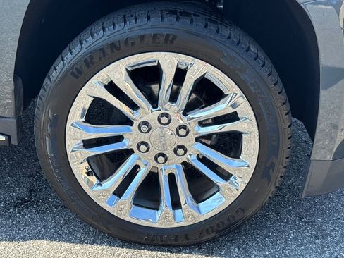 Used 2020 GMC Yukon XL SLT w/ Premium Edition image 12