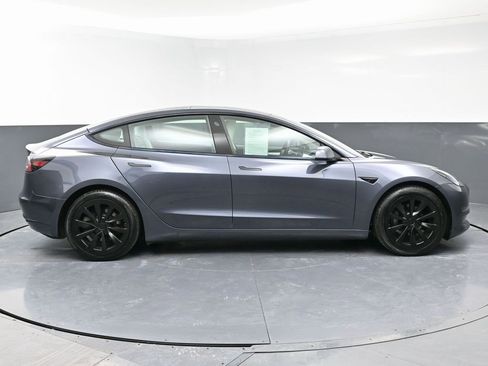 Used 2023 Tesla Model 3 Standard Range image 7