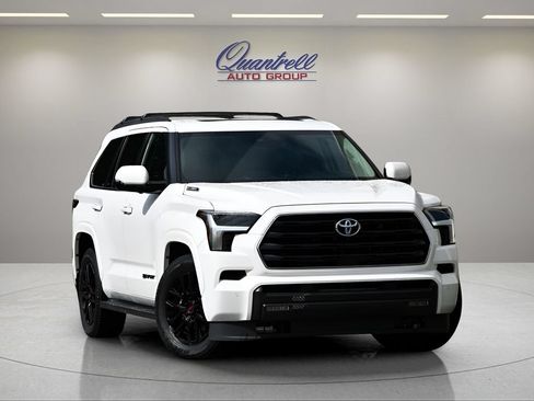 Used 2024 Toyota Sequoia SR5 w/ SR5 Premium Package AWD/4WD image 1