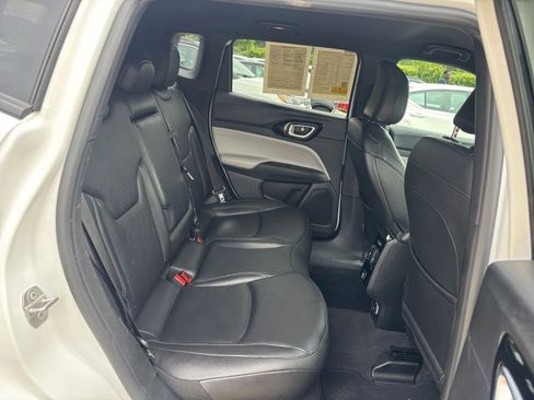 Used 2025 Jeep Compass Limited AWD/4WD image 27