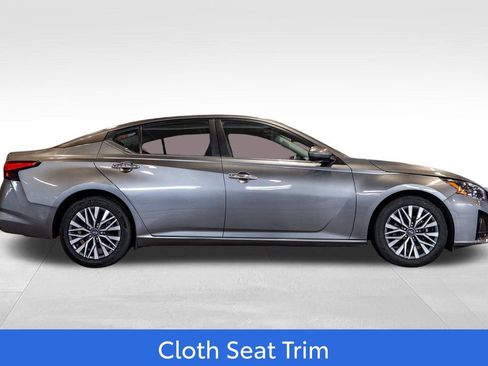 Used 2023 Nissan Altima 2.5 SV image 8