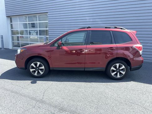 Used 2017 Subaru Forester 2.5i Premium w/ All-Weather Package image 2