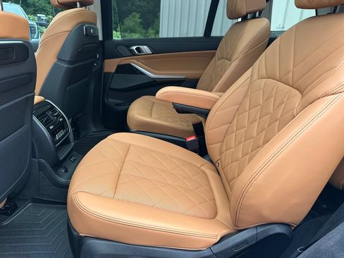 Used 2024 BMW X7 xDrive40i AWD/4WD image 21