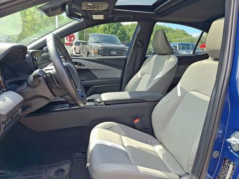 Used 2025 Toyota Camry SE w/ Multimedia Upgrade Package FWD image 13