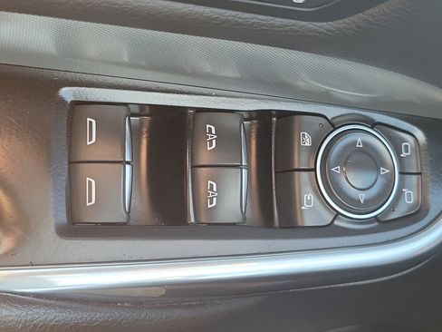 Used 2019 Cadillac XT4 Premium Luxury image 18