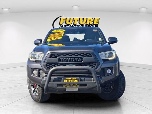 Used 2019 Toyota Tacoma TRD Off-Road AWD/4WD image 2