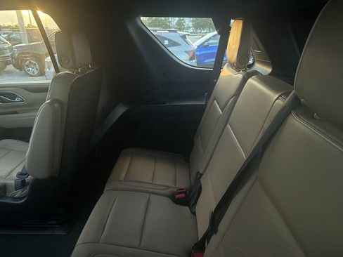 Used 2021 Chevrolet Tahoe Premier w/ Premium Package RWD image 11