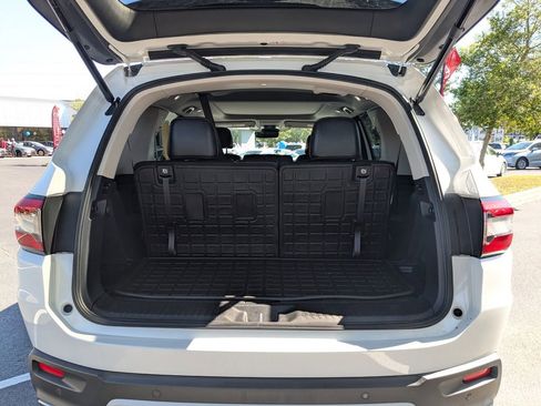 Used 2024 Honda Pilot Touring image 13