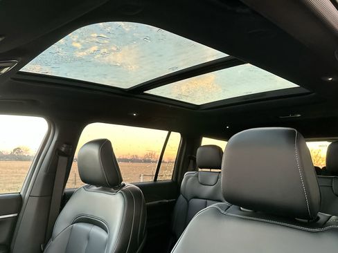 New 2025 Jeep Grand Cherokee L Limited w/ Black Appearance Package AWD/4WD image 22