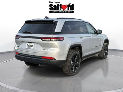 New 2025 Jeep Grand Cherokee Limited w/ Black Appearance Package image 8
