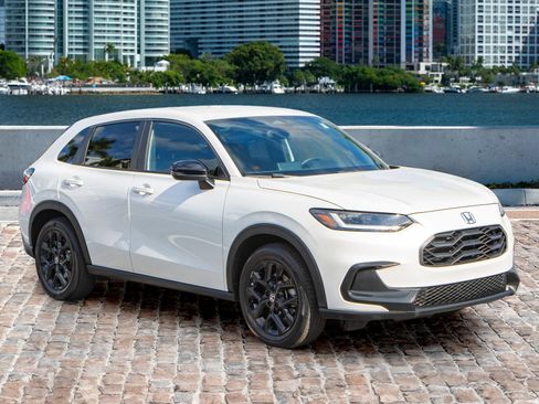 Certified 2023 Honda HR-V Sport image 3