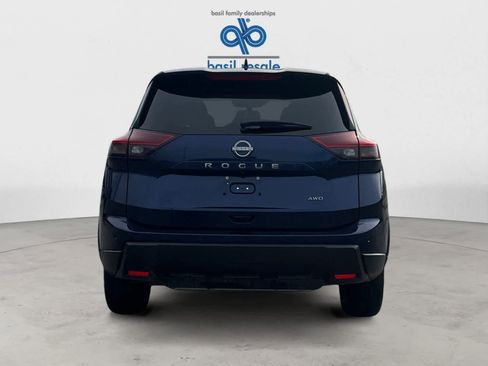 Used 2025 Nissan Rogue SV image 5