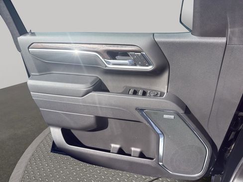 New 2026 GMC Sierra 1500 SLT w/ SLT Convenience Package image 14