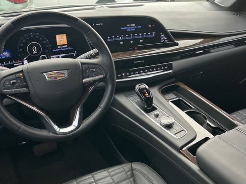 Used 2024 Cadillac Escalade ESV Sport Platinum w/ LPO, ONYX Package image 13