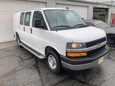 Used 2024 Chevrolet Express 2500 w/ Driver Convenience Package RWD image 6