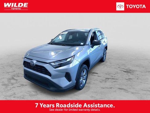 Certified 2025 Toyota RAV4 LE AWD/4WD image 5