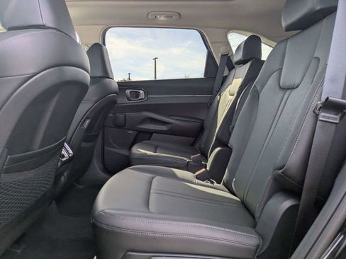 New 2025 Kia Sorento S w/ Panoramic Sunroof Package FWD image 12