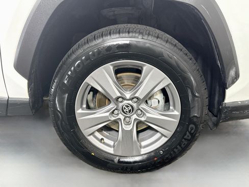 Used 2022 Toyota RAV4 XLE w/ Convenience Package AWD/4WD image 32