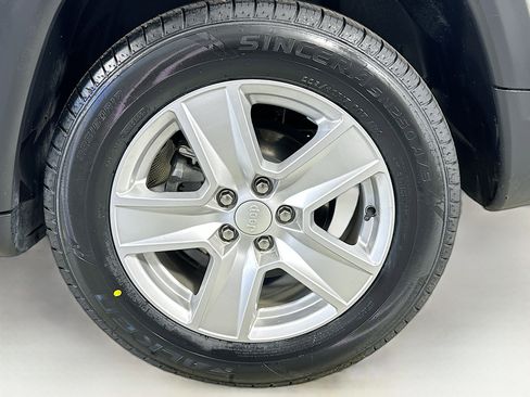 Used 2022 Jeep Compass Latitude image 28