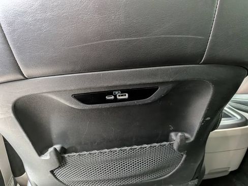 Used 2023 Chrysler Pacifica Touring-L FWD image 26