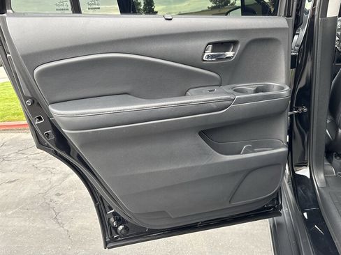 Used 2016 Honda Pilot Touring image 38