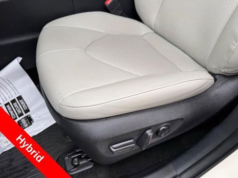 Used 2024 Toyota Grand Highlander XLE FWD image 18