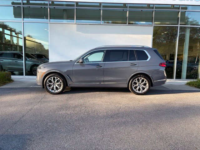 Certified 2025 BMW X7 xDrive40i w/ Climate Comfort Package AWD/4WD image 2