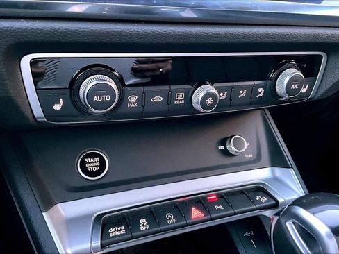 Used 2025 Audi Q3 2.0T Premium w/ Convenience Package image 25