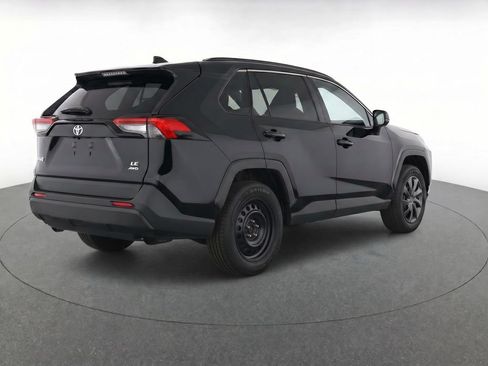 Used 2022 Toyota RAV4 LE AWD/4WD image 5