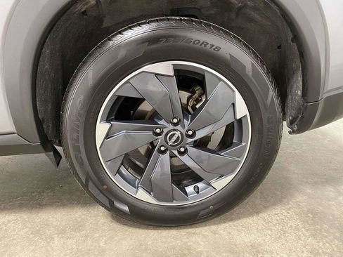 Used 2024 Nissan Rogue SV image 7