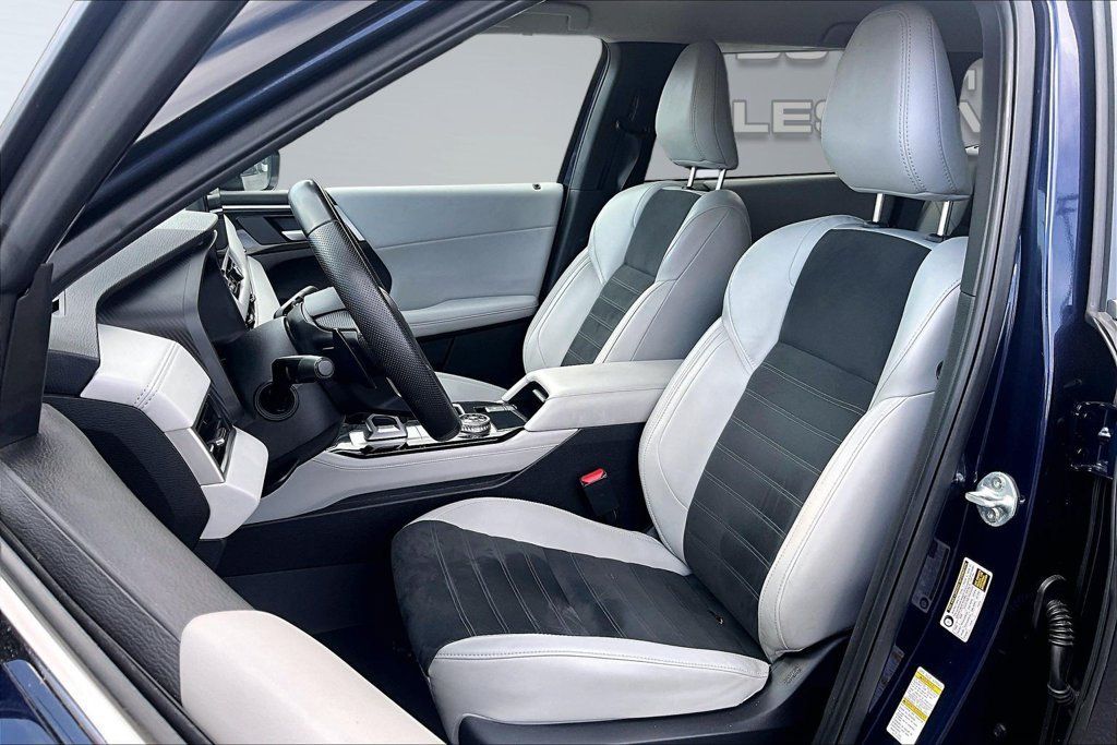Used 2025 Mitsubishi Outlander SE AWD/4WD image 24