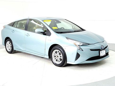 Used 2017 Toyota Prius Two image 7