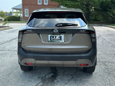 Used 2025 Nissan Kicks SV FWD image 5